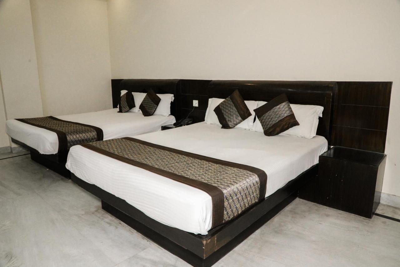 Hotel Centra Inn Nueva Delhi Exterior foto