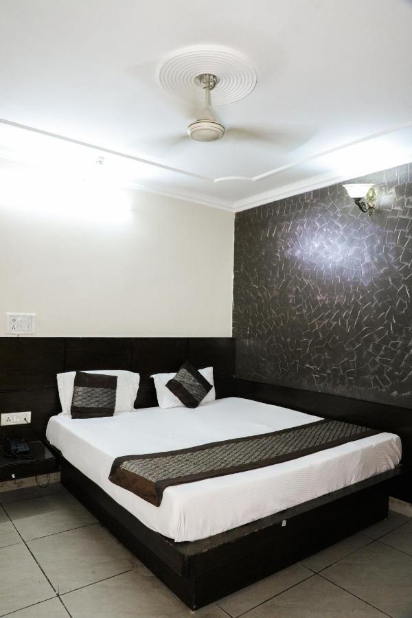 Hotel Centra Inn Nueva Delhi Exterior foto