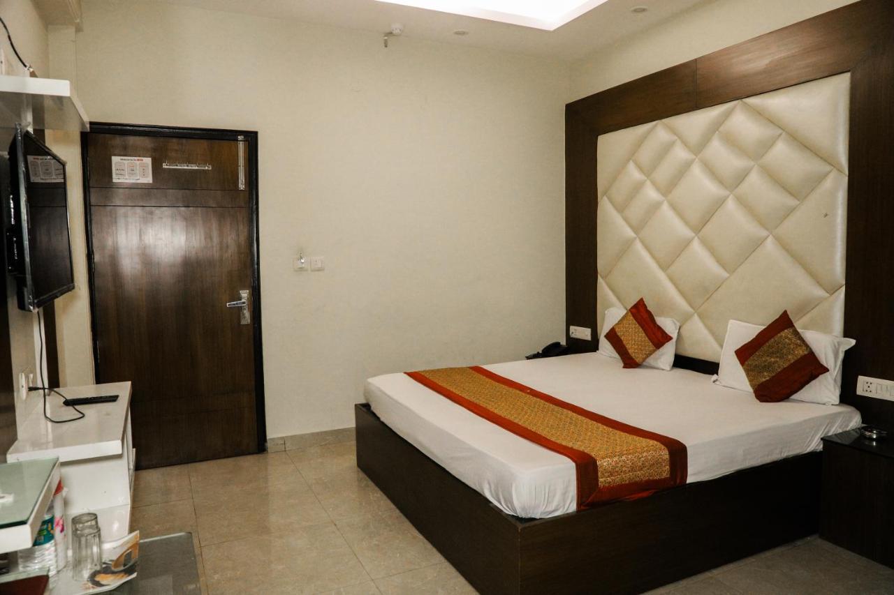 Hotel Centra Inn Nueva Delhi Exterior foto